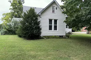 211 N Seminary St, Downs, IL 61736 - Photo 9