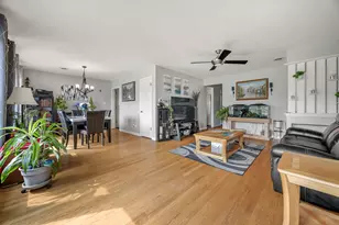 952 W Grant Dr, Des Plaines, IL 60016 - Photo 3