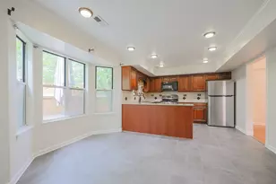 20 Sarahs Grove Ln, Schaumburg, IL 60193 - Photo 9