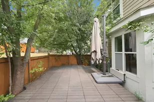 20 Sarahs Grove Ln, Schaumburg, IL 60193 - Photo 17
