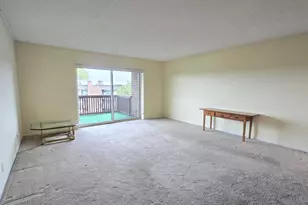 690 Chandler Rd, Gurnee, IL 60031 - Photo 3