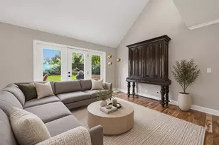 10S381 Jamie Ln, Willowbrook, IL 60527 - Photo 9