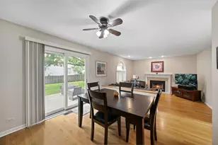 1570 Monterey Ct, Gurnee, IL 60031 - Photo 3