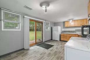 7N066 Woodlawn Ave, Saint Charles, IL 60174 - Photo 9