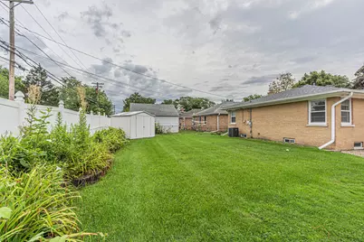 5018 Dobson Street, Skokie, IL 60077 - Photo 23
