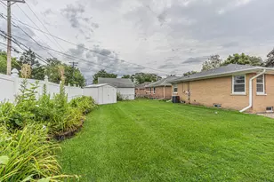 5018 Dobson St, Skokie, IL 60077 - Photo 23