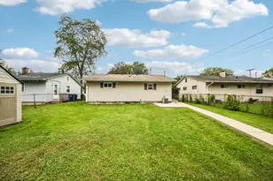 921 N Jackson St, Waukegan, IL 60085 - Photo 15
