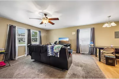 921 N Jackson Street, Waukegan, IL 60085 - Photo 3