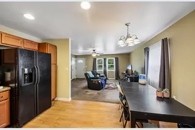 921 N Jackson Street, Waukegan, IL 60085 - Photo 5