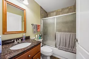 921 N Jackson St, Waukegan, IL 60085 - Photo 13