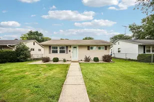 921 N Jackson St, Waukegan, IL 60085 - Photo 1
