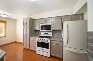 13950 E Leamington Dr, Crestwood, IL 60418 - Photo 7