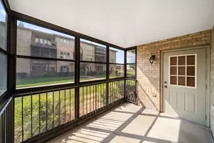 13950 E Leamington Dr, Crestwood, IL 60418 - Photo 9