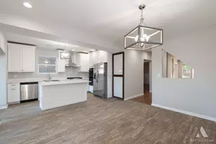 1220 Wisconsin Ave, Berwyn, IL 60402 - Photo 15
