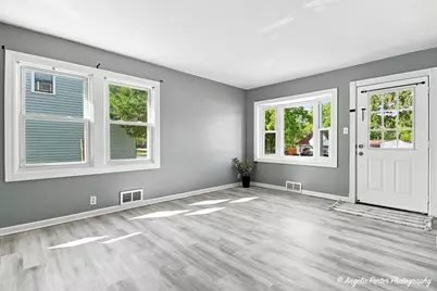 1621 Round Lake Drive, Round Lake Beach, IL 60073 - Photo 7