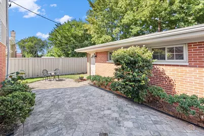 8000 W Lake Street, Niles, IL 60714 - Photo 33