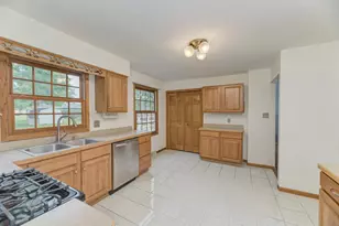 1102 Country Dr, Shorewood, IL 60404 - Photo 13
