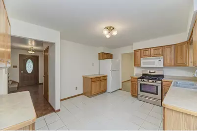 1102 Country Drive, Shorewood, IL 60404 - Photo 11