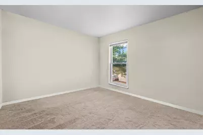 1910 Huntington Boulevard, Hoffman Estates, IL 60169 - Photo 11