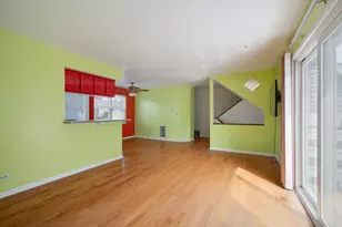 9012 Abbey Ln Ln, Des Plaines, IL 60016 - Photo 5