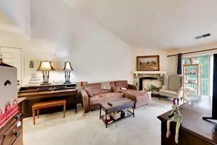 625 Edinburgh Ln, Prospect Heights, IL 60070 - Photo 5