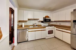625 Edinburgh Ln, Prospect Heights, IL 60070 - Photo 11