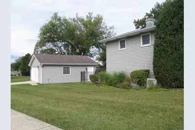 1800 N Newport Road, Hoffman Estates, IL 60169 - Photo 17