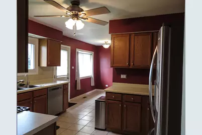 1800 N Newport Road, Hoffman Estates, IL 60169 - Photo 3