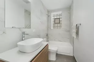 1347 W Estes Ave, Chicago, IL 60626 - Photo 11
