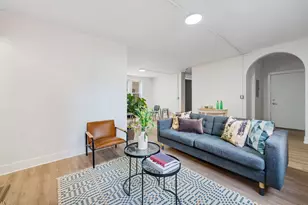 1347 W Estes Ave, Chicago, IL 60626 - Photo 3