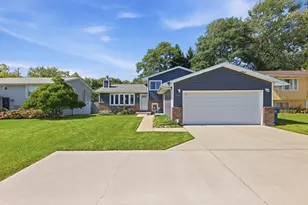 1818 N Sheridan Rd, Waukegan, IL 60087 - Photo 1