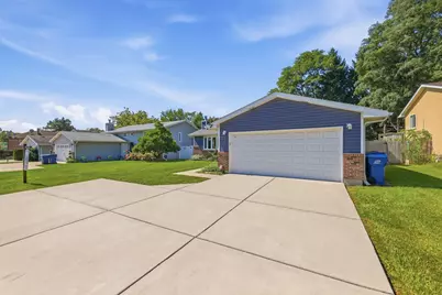 1818 N Sheridan Road, Waukegan, IL 60087 - Photo 3