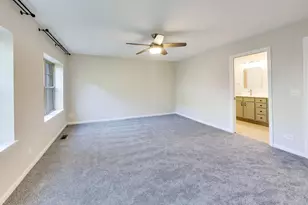 3259 N Bay Ct, Chicago, IL 60618 - Photo 15