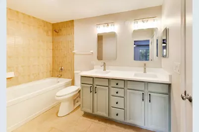 3259 N Bay Court, Chicago, IL 60618 - Photo 17