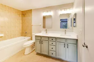 3259 N Bay Ct, Chicago, IL 60618 - Photo 17