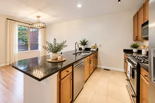 3259 N Bay Ct, Chicago, IL 60618 - Photo 11