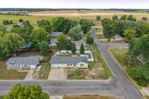 102 Lamar Dr, Salem, IL 62881 - Photo 35