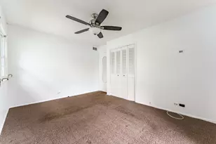 212 Wellington Ave, Elk Grove Village, IL 60007 - Photo 17