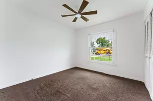 212 Wellington Ave, Elk Grove Village, IL 60007 - Photo 13