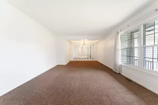 212 Wellington Ave, Elk Grove Village, IL 60007 - Photo 5