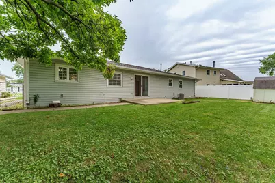 212 Wellington Avenue, Elk Grove Village, IL 60007 - Photo 29