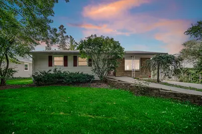 223 S Randall Road, Aurora, IL 60506 - Photo 3