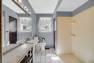 223 S Randall Rd, Aurora, IL 60506 - Photo 13