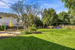 1033 N Brainard St, Naperville, IL 60563 - Photo 31