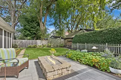 350 Homewood Avenue, Libertyville, IL 60048 - Photo 27
