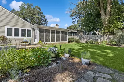 350 Homewood Avenue, Libertyville, IL 60048 - Photo 29