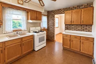 10321 Lacrosse Ave, Oak Lawn, IL 60453 - Photo 5