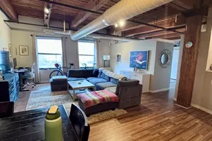 225 W Huron St, Chicago, IL 60654 - Photo 3