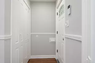 8810 S Euclid Ave, Chicago, IL 60617 - Photo 5