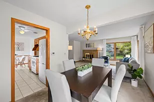 806 S Elm St, Mount Prospect, IL 60056 - Photo 5